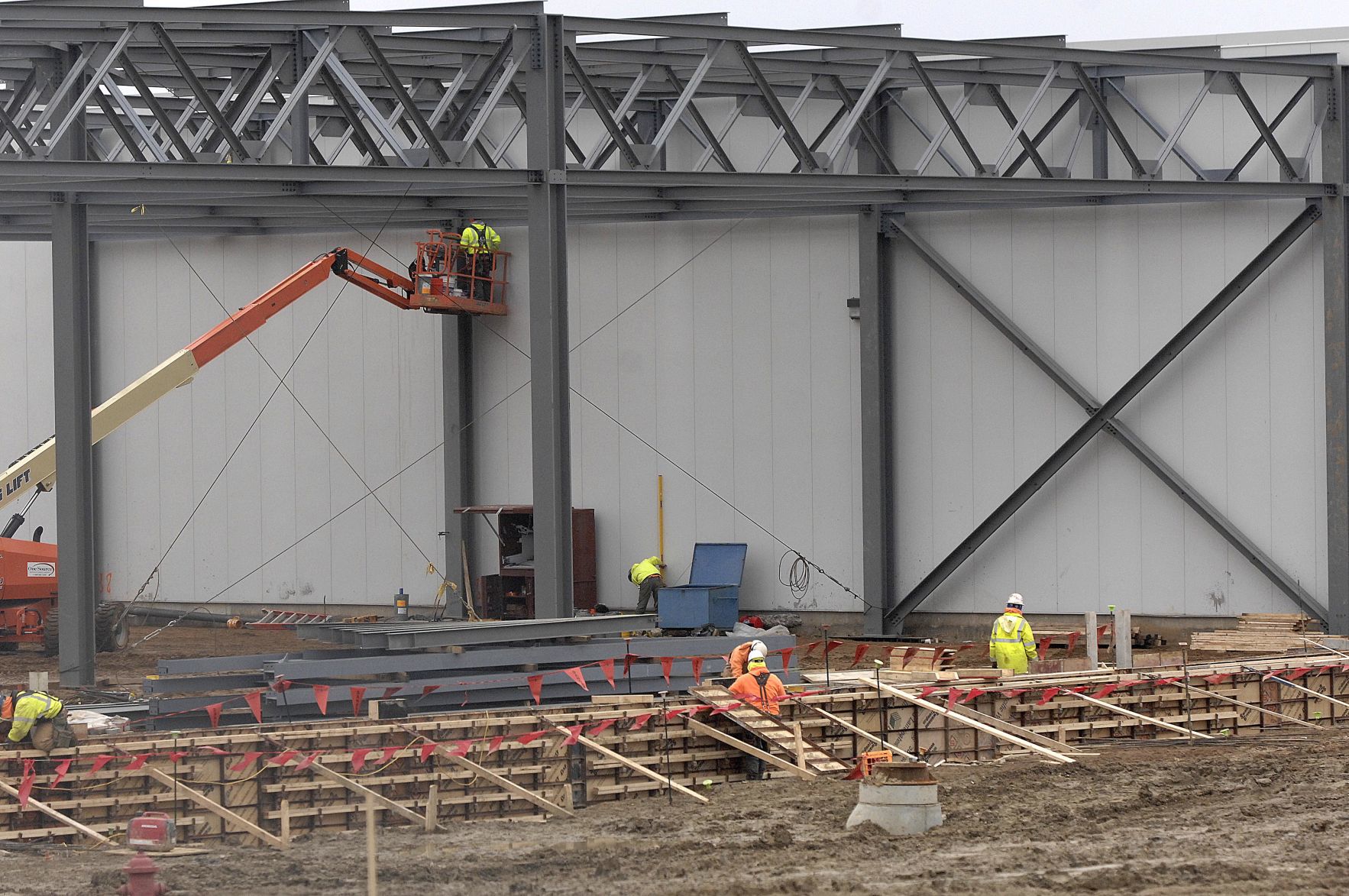 032520-blm-loc-7virusconstruction